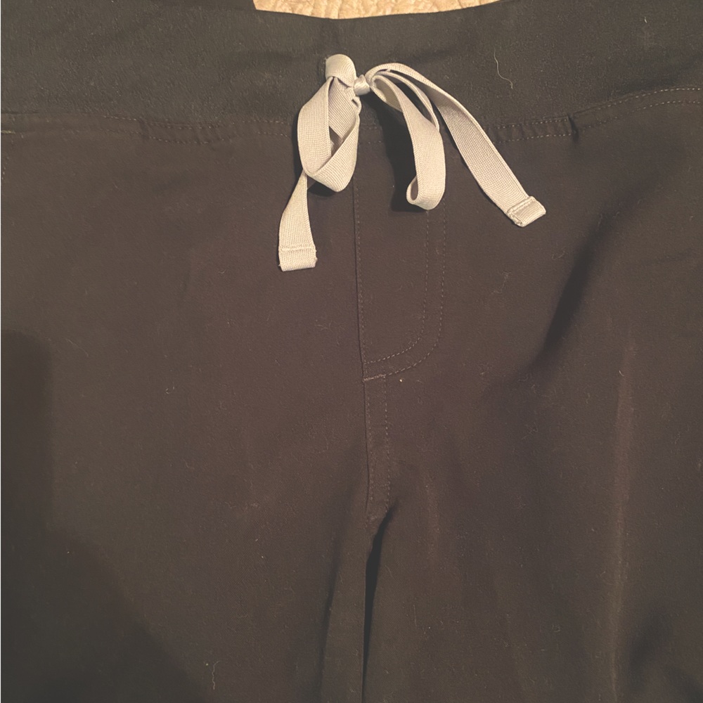 FIGS Women’s Kade cargo scrub pants